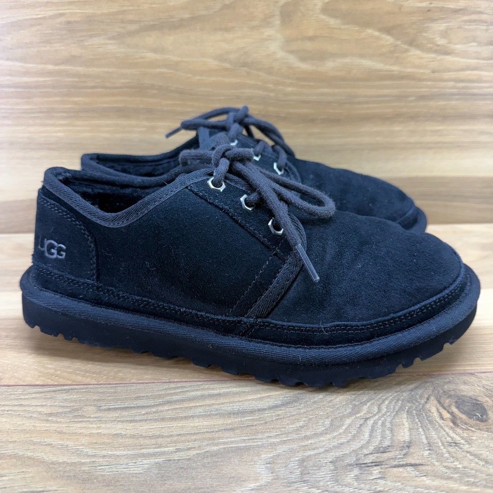 UGG Neumel Oxford Chukka Youth Kids Size 6 Black Suede Sherpa Fur Lined Cozy